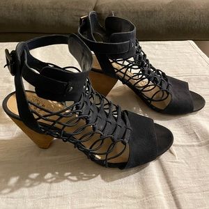 Vince Camuto Size 9.5 Navy Blue Caged Heel